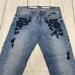 Pilcro Slim Boyfriend Jeans with Dark Blue Floral Embroidery size 28